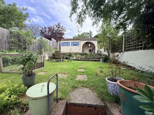 GARDEN- click for photo gallery